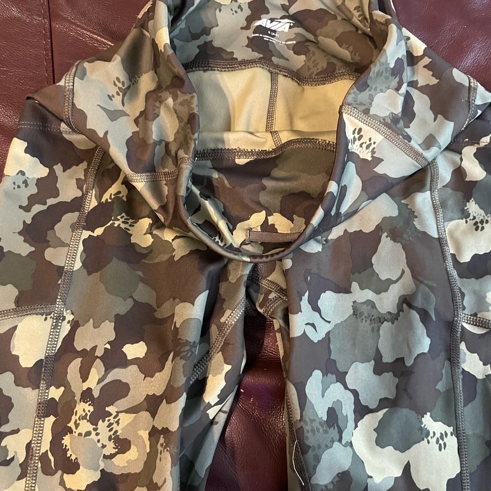 Avia leggings camo colored